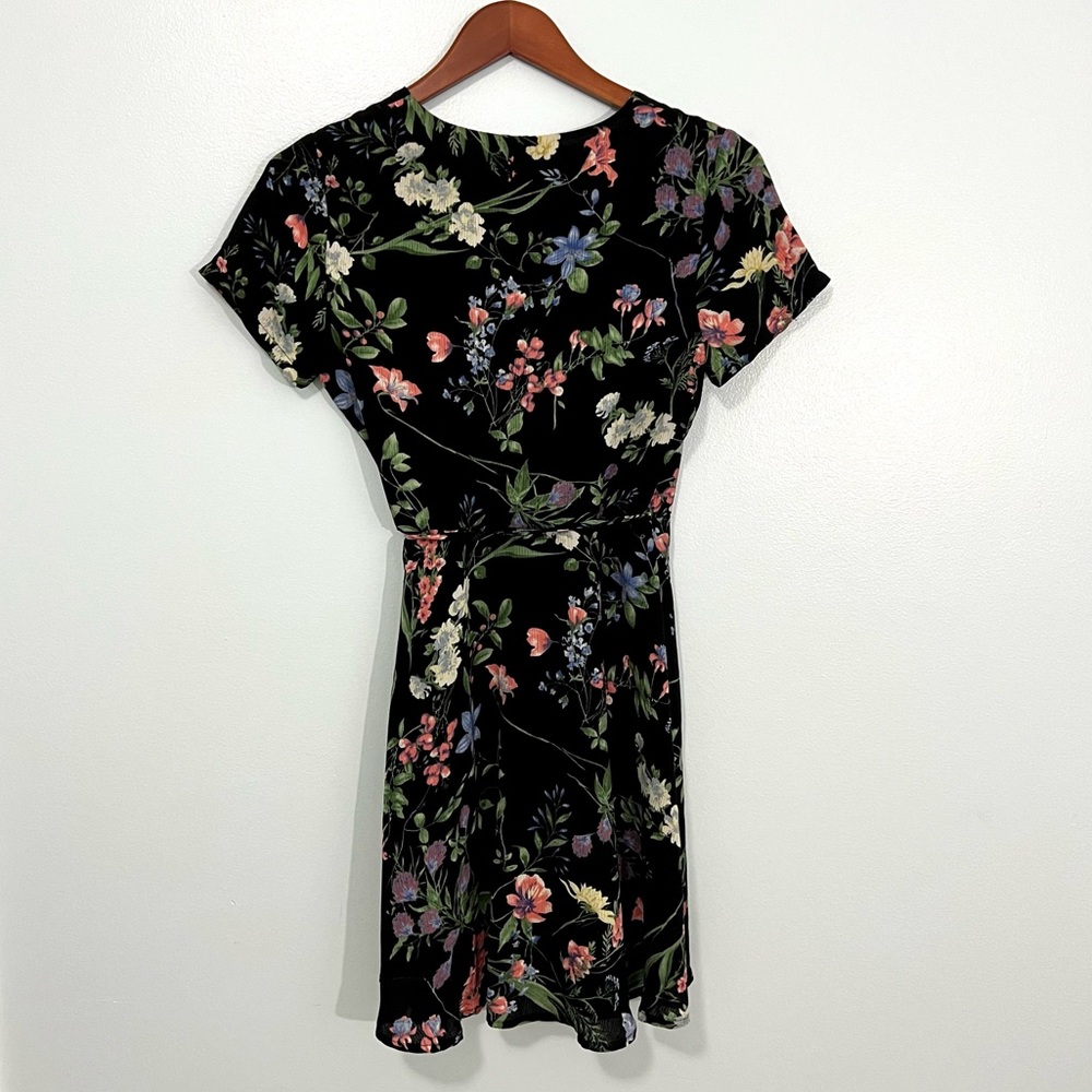Lush Lulu's Floral Dainty V-Neck Crepe Georgette Tie Wrap Mini Dress Garden XS - Picture 6 of 13